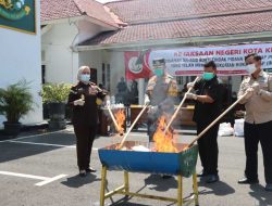 Kapolres Kediri Kota Hadiri Pemusnahan Barang Bukti di Kejaksaan Negeri Kota Kediri