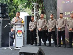 Kapolres Kediri Kota Serahkan Personel Walpri Untuk Calon Walikota dan Wakil Walikota, Ketua KPU Serta Ketua Bawaslu Kota Kediri