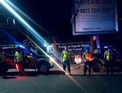 Jaga Kamtibmas, Polisi Ngawi Giatkan Patroli Bersinggungan