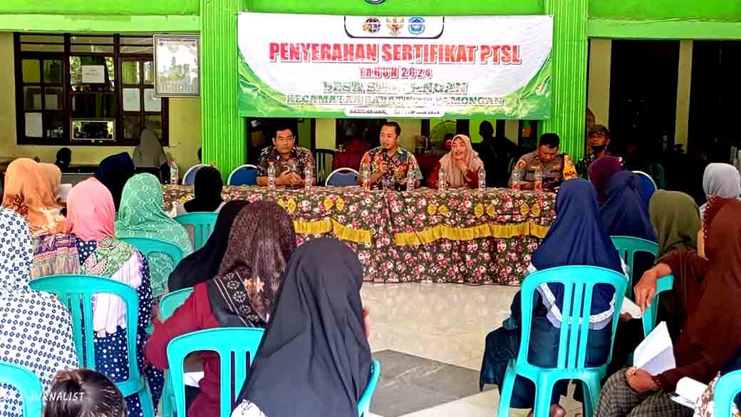 Kapolsek Babat Bersama Forkopimcam Menghadiri Pembagian Sertifikat