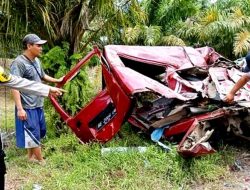 Kecelakaan Tragis di Pesisir Barat: Truk Fuso Rem Blong, Dua Orang Meninggal Dunia