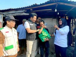 Langgeng Sudiyono Menangis Haru, Plt Bupati Sidoarjo Turun Tangan Bedah Rumah Tak Layak Huni