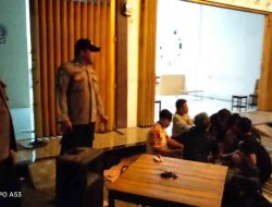 Patroli Dialogis Sambangi Anak-anak Muda Yang Nongkrong Petugas Patroli Sampaikan Himbauan Khamtibmas