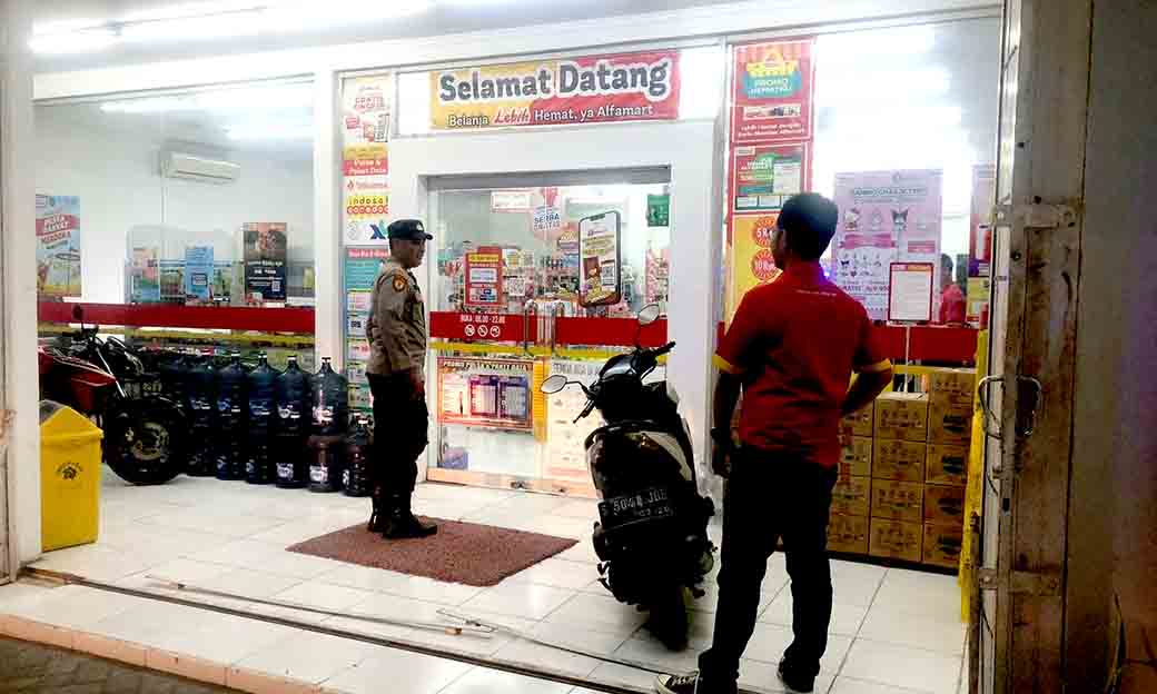 Patroli Polsek Sekaran Sasar Swalayan Alfamart
