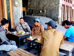 Petugas Jaga Melaksanakan Patroli Dialogis Dengan Masyarakat Agar Sama-sama Menjaga Khamtibmas