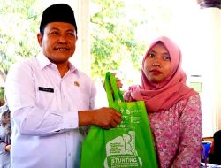 Plt. Bupati Serahkan Bantuan Pangan secara Maraton di 3 Kecamatan