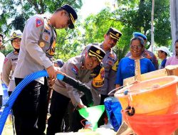 Polres Ngawi Kembali Salurkan Bantuan Air Bersih untuk Warga