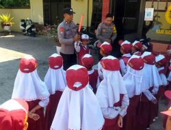 Polsek Laren Mendapat Kunjungan SD Islam Sahabat Berlian Dalam Rangka Mengenal Tugas Pokok Polri