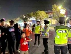 Polwan Polres Kediri Patroli Malam Minggu Ciptakan Situasi Aman dan Kondusif