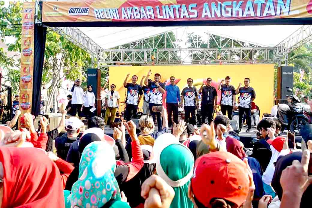 Spektakuler Hut Ke 60 Tahun, Grisa Gelar Acara Jalan Sehat Lintas Alumni.