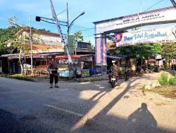 Anggota Polsek Sekaran Melaksanakan Commander Wish di Depan Pasar Miru Kecamatan Sekaran