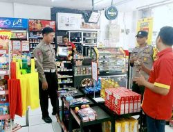 Anggota Polsek Babat Kunjungi Karyawan Alfamart