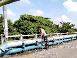 Anggota Polsek Sekaran Patroli Antisipasi Bencana Alam Banjir