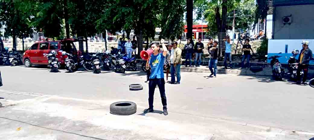 Barisan Anak Rakyat Geruduk Bri Takalar Tuntut Keadilan Untuk Nasabah