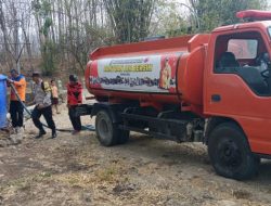 Polri Peduli, Polres Nganjuk Salurkan Bantuan Air Bersih di Tengah Kemarau Panjang