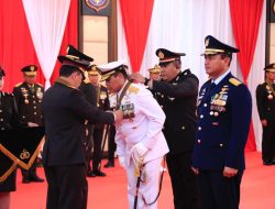 Pemberian Tanda Kehormatan Bintang Bhayangkara Utama (BBU) Wujud Komitmen Kokohnya Sinergisitas TNI-Polri Selama Ini