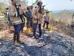 Polisi bersama Tim Gabungan dan Relawan Berhasil padamkan Kebakaran Hutan di Lumajang
