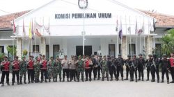 Personel Gabungan Polres Sampang dan TNI Gelar KRYD Jaga Kondusifitas Tahapan Pilkada 2024