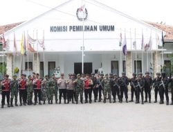 Personel Gabungan Polres Sampang dan TNI Gelar KRYD Jaga Kondusifitas Tahapan Pilkada 2024