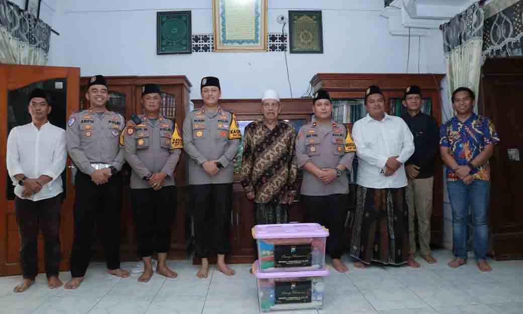 Kapolres Lamongan Gelar Silaturahmi Di Pondok Pesantren Sunan Drajat Paciran Dalam Rangka Cooling Sistem Jelang Pilkada Serentak 2024