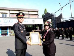 Kapolres Lamongan Pimpin Upacara Hari Kesaktian Pancasila Serta Pelepasan Purna Tugas Perwira Polwan