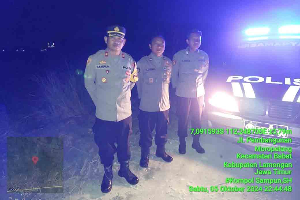 Kapolsek Babat Bersama Anggotanya Melaksanakan Patroli Blue Light