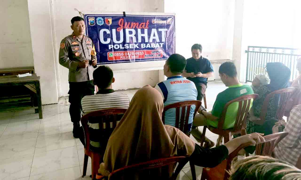 Kapolsek Babat Melaksanakan Jumat Curhat Serta Cooling System Di Desa Moropelang Jelang Pilkada 2024