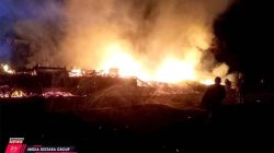 Kebakaran Hebat Di Babat, Lamongan Tiga Gudang Mebel Ludes Terbakar