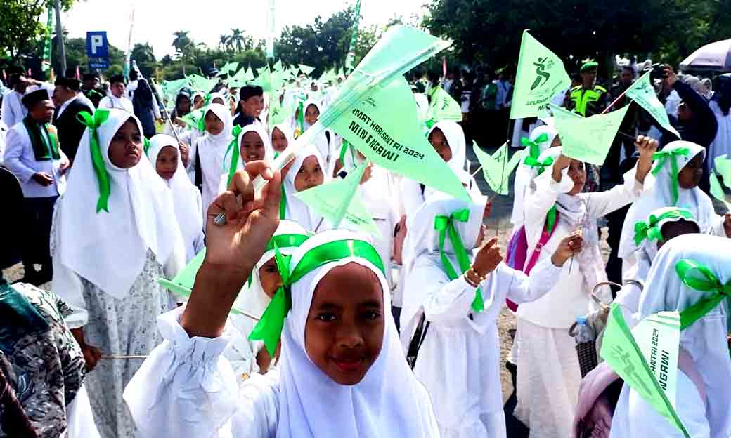 Ribu Santri Ikuti Apel Dan Kirab Hari Santri Nasional Kabupaten Ngawi 2024