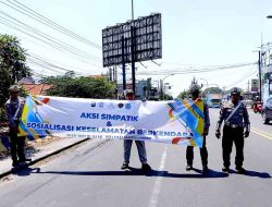 Satlantas Polres Lamongan Gelar Aksi Simpatik dan Sosialisasi Keselamatan Berkendara