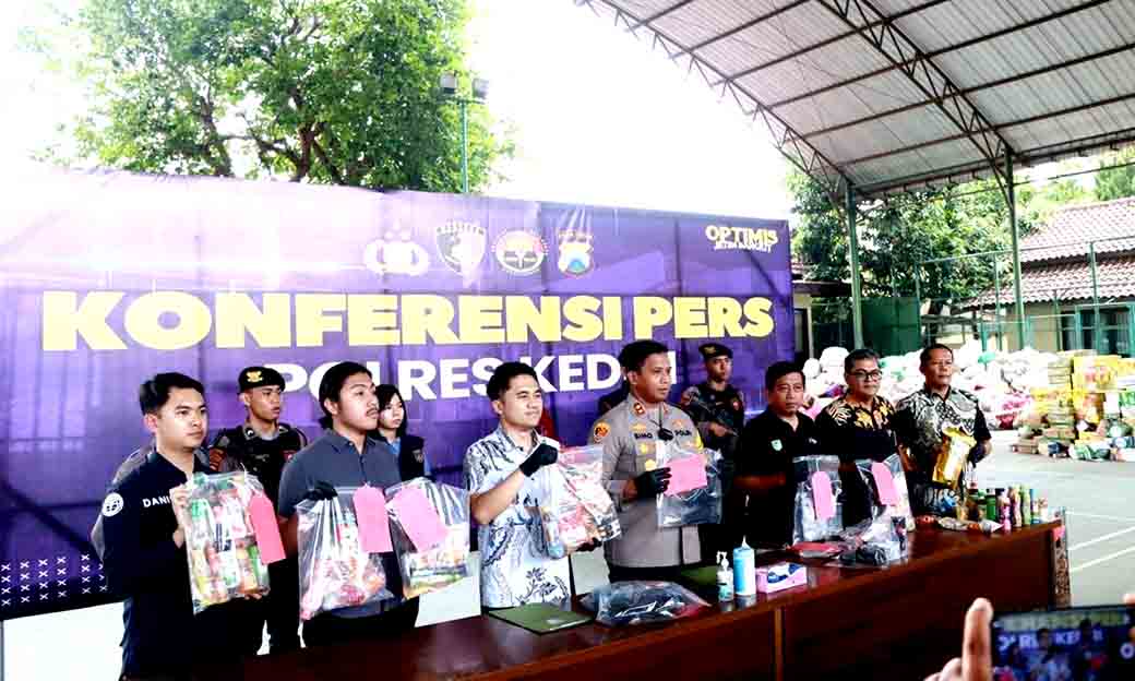 Satreskrim Polres Kediri Tetapkan Tersangka Kasus Keracunan Massal Di Desa Krecek