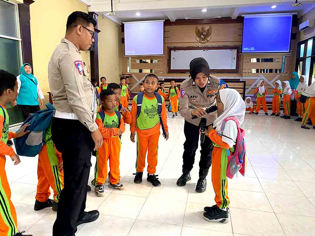 Unit Kamsel Satlantas Polres Lamongan Gelar Dikmas Lantas Bersama Mi Nurul Huda