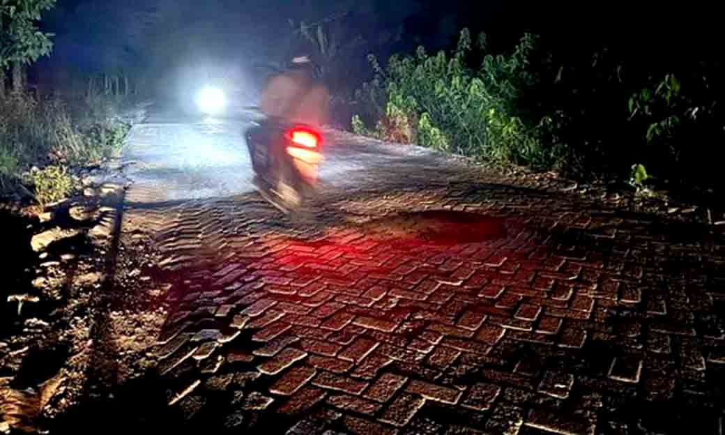 Waspada! Jalan Alternatif Jombang Lamongan Di Kabuh Rusak Parah