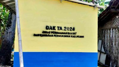 Baru Sebulan Digunakan, Proyek Sanitasi Sudah Rusak. Lantai Dan Dinding Retak Hingga Bocor 2