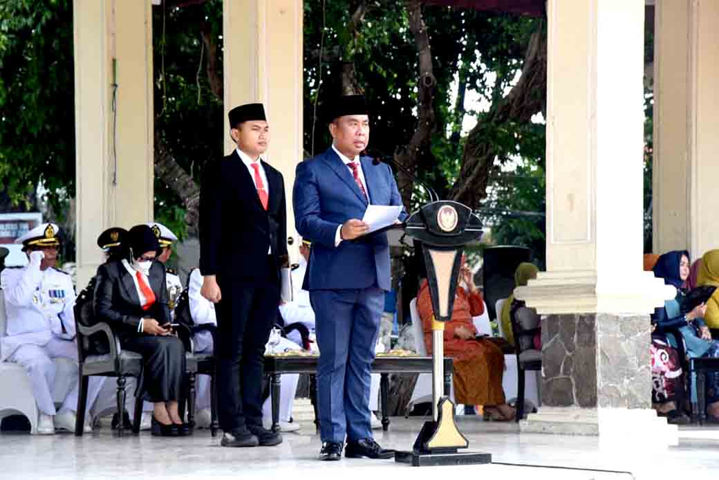 Hari Pahlawan, Pns Sidoarjo Terima Tanda Kehormatan Satyalencana Karya Satya Dari Presiden Ri