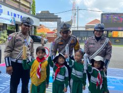 Unit Kamsel Satlantas Polres Lamongan Gelar Kegiatan Polisi Sahabat, Edukasi Tertib Belalu Lintas Sejak Dini