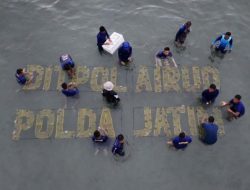 Jaga Ketahanan Pangan,Ditpolairud Polda Jatim Rehab Terumbu Karang di HUT Polairud ke -74