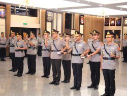 Kapolri Pimpin Serah Terima Jabatan 6 Pejabat Tinggi Polri