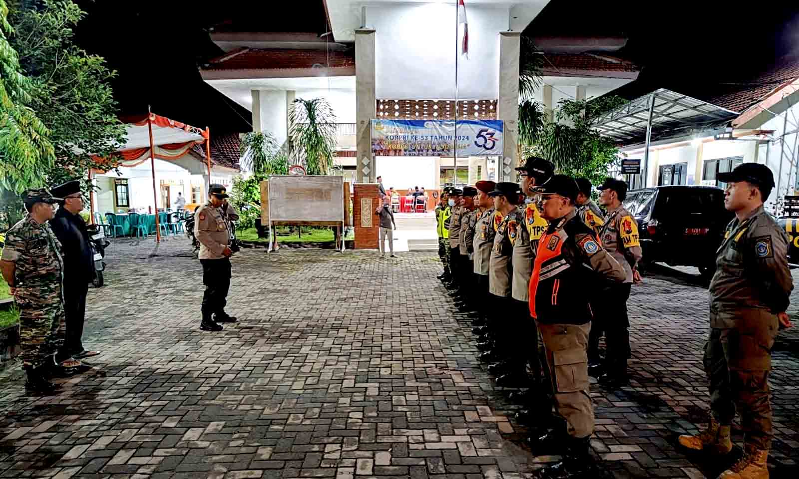 Kapolsek Kembangbahu Gelar Apel Gabungan Pengamanan Rekapitulasi