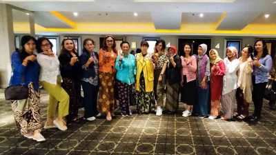 Kompak Berbatik di Gala Premier Film “Bila Esok Ibu Tiada”