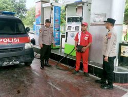 Patroli di SPBU Desa Plaosan Anggota Polsek Babat Sampaikan Pesan Kamtibmas