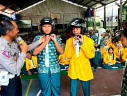 Polisi Kota Kediri Ajak Pelajar Tertib Berlalu Lintas Lewat Police Goes to School