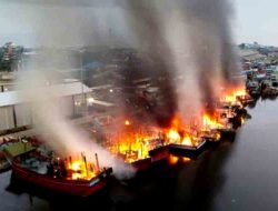 Kebakaran Hebat: Kapal Nelayan di Pelabuhan Ikan Pekalongan Dilalap Api