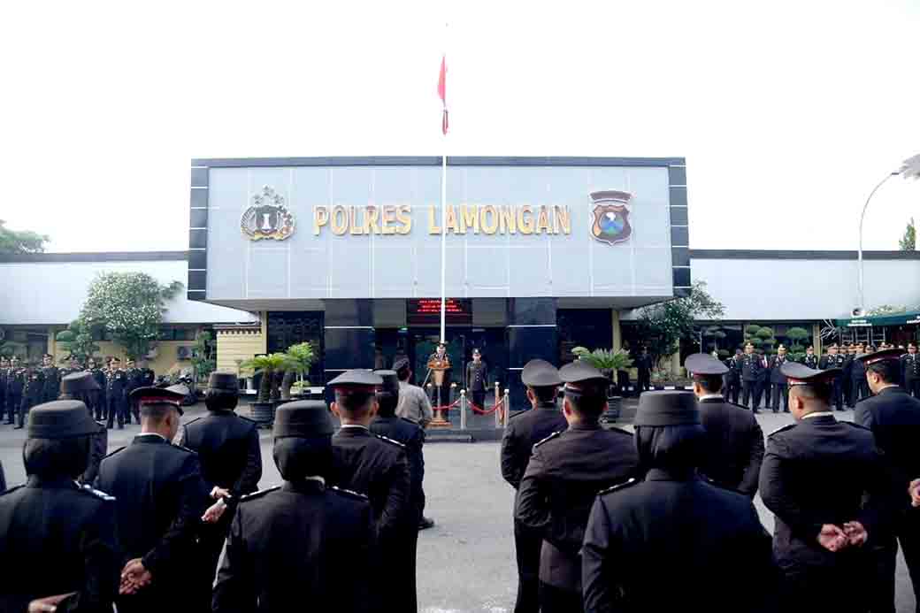 Wakapolres Lamongan Pimpin Upacara Peringatan Hari Pahlawan 2024 Di Mapolres Lamongan