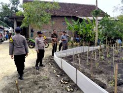 Anggota Polsek Sekaran Monitoring Program Asta Cita Ketahanan Pangan