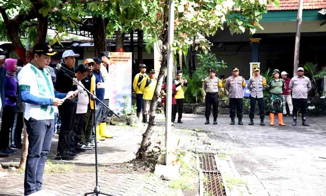 Apel Gabungan Siaga Banjir Dan Kerja Bakti Di Wilayah Waru