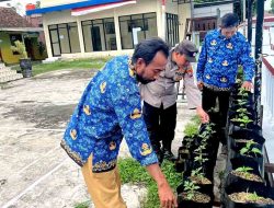 Bhabinkamtibmas Polsek Babat Monitor Lahan Ketahanan Pangan