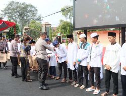 Resmikan Fasilitas Kantor, Kapolres Kediri Kota Santuni Anak Yatim