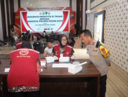 Puluhan Personel Polres Kediri Kota Ikuti Vaksinasi Hepatitis B Tahap Pertama