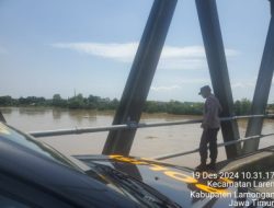 Anggota Polsek Laren Beri Himbauan Warga Yang Tinggal di Bantaran Sungai Bengawan Solo